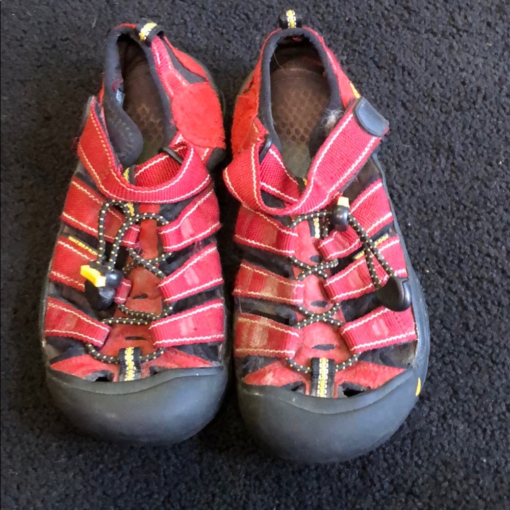 Boys Keen sandals
